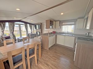 Kitchen/Dining- click for photo gallery